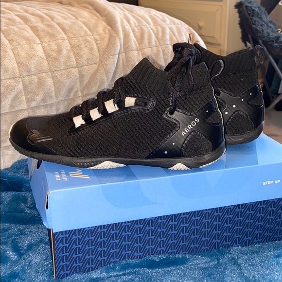 varsity cheer shoes black